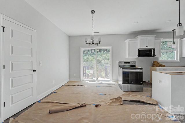 60 Charlotte Street, Franklin, NC 28734