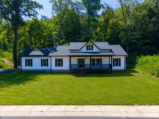 60 Charlotte Street, Franklin, NC 28734