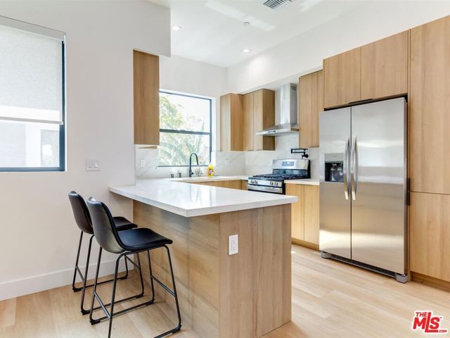 2817 S Redondo Boulevard, Los Angeles, CA 90016