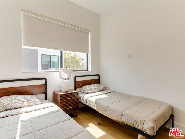 2817 S Redondo Boulevard, Los Angeles, CA 90016