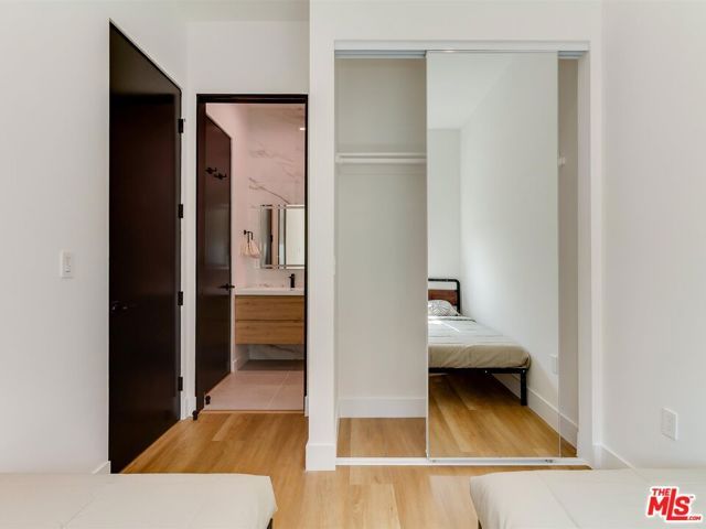 2817 S Redondo Boulevard, Los Angeles, CA 90016