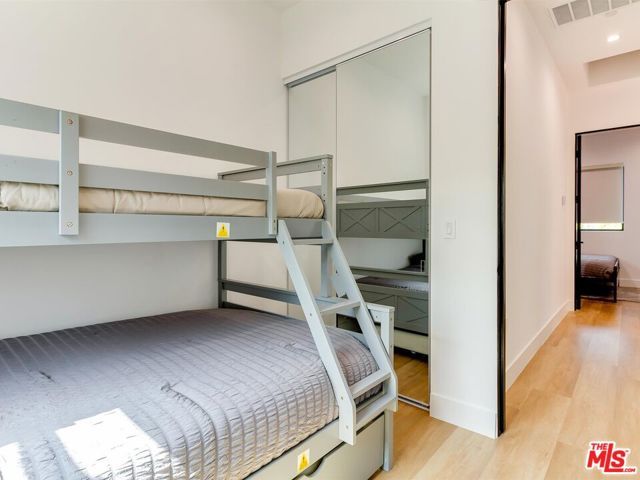 2817 S Redondo Boulevard, Los Angeles, CA 90016