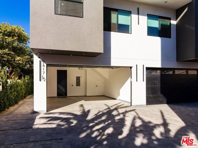 2817 S Redondo Boulevard, Los Angeles, CA 90016