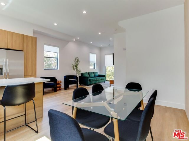 2817 S Redondo Boulevard, Los Angeles, CA 90016