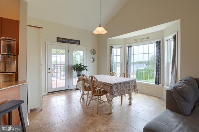 365 LYNNE DR, Mount Wolf, PA 17347