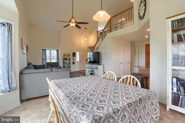 365 LYNNE DR, Mount Wolf, PA 17347