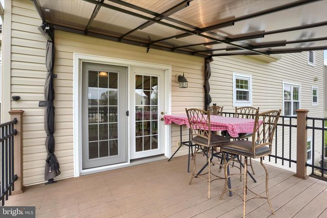 365 LYNNE DR, Mount Wolf, PA 17347