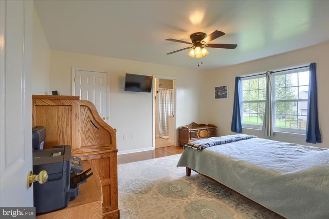 365 LYNNE DR, Mount Wolf, PA 17347