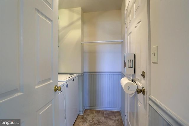 365 LYNNE DR, Mount Wolf, PA 17347