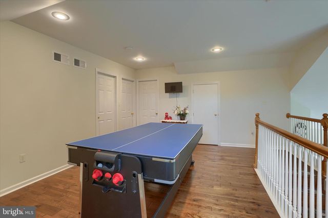 365 LYNNE DR, Mount Wolf, PA 17347