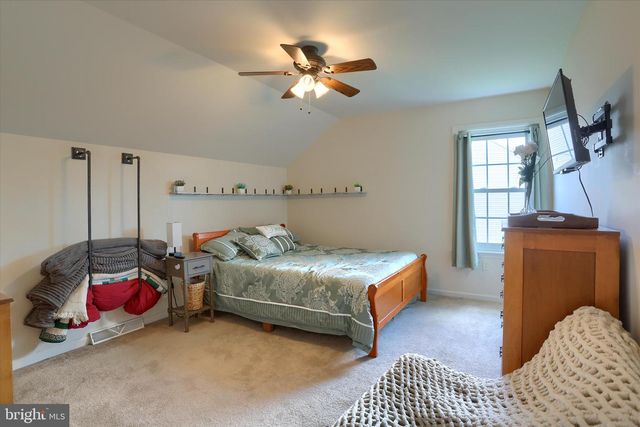 365 LYNNE DR, Mount Wolf, PA 17347