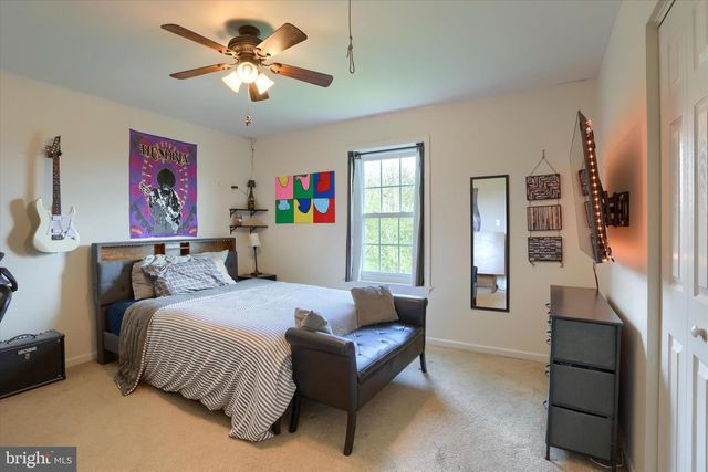 365 LYNNE DR, Mount Wolf, PA 17347