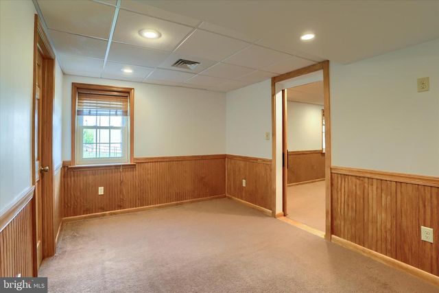 365 LYNNE DR, Mount Wolf, PA 17347
