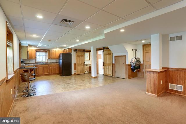 365 LYNNE DR, Mount Wolf, PA 17347