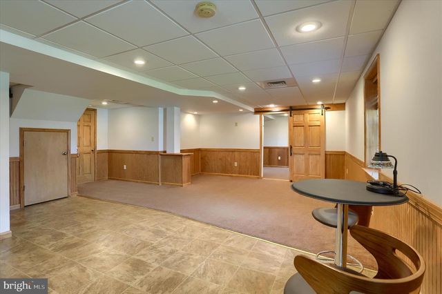365 LYNNE DR, Mount Wolf, PA 17347