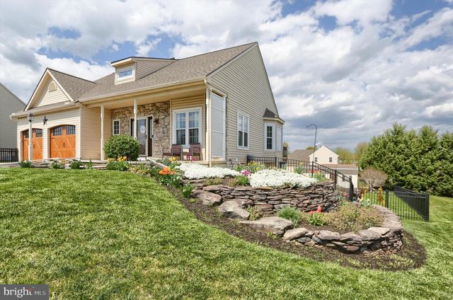 365 LYNNE DR, Mount Wolf, PA 17347