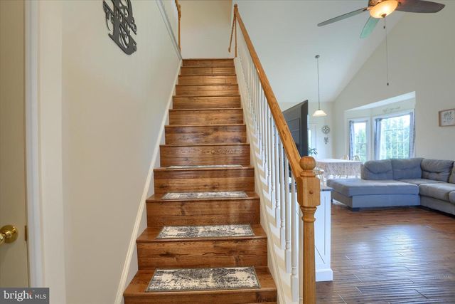 365 LYNNE DR, Mount Wolf, PA 17347
