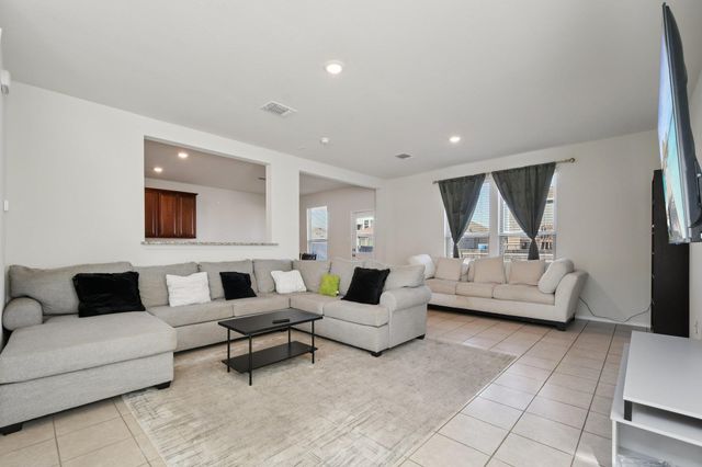185 Katie Elder DR, Jarrell, TX 76588