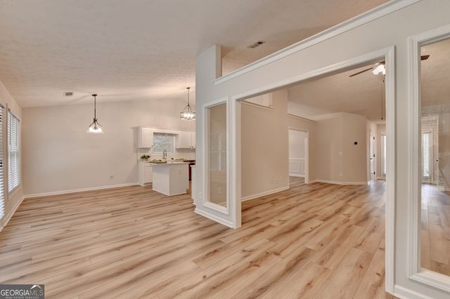 1581 Highland Bluff Court, Suwanee, GA 30024