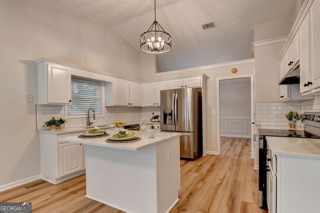 1581 Highland Bluff Court, Suwanee, GA 30024