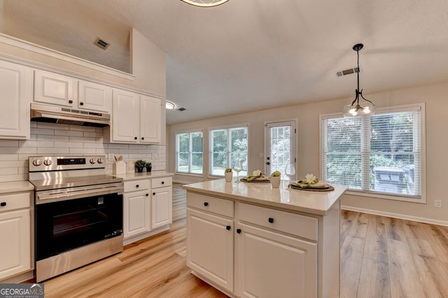 1581 Highland Bluff Court, Suwanee, GA 30024