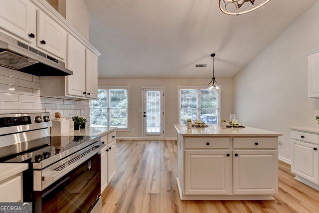 1581 Highland Bluff Court, Suwanee, GA 30024
