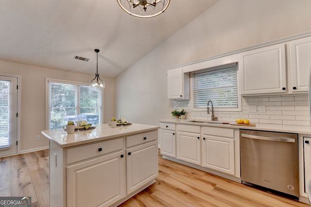 1581 Highland Bluff Court, Suwanee, GA 30024