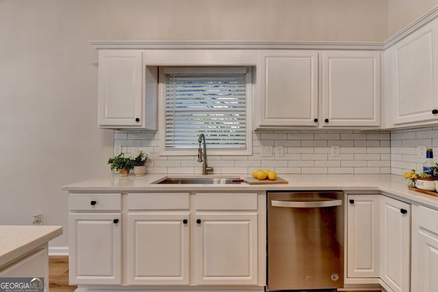 1581 Highland Bluff Court, Suwanee, GA 30024
