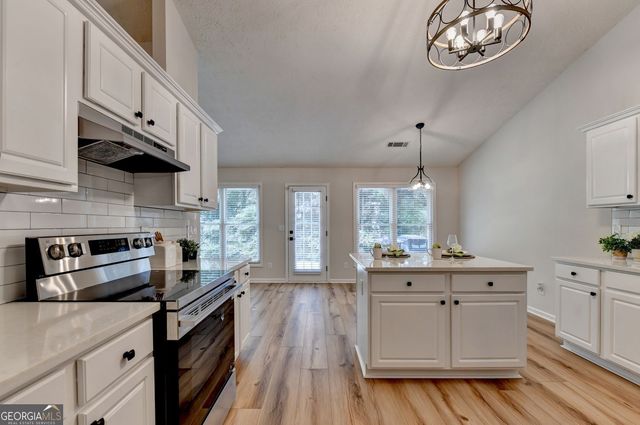 1581 Highland Bluff Court, Suwanee, GA 30024
