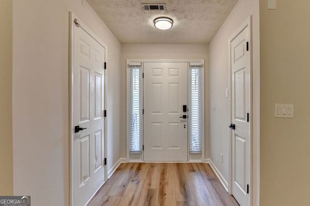 1581 Highland Bluff Court, Suwanee, GA 30024