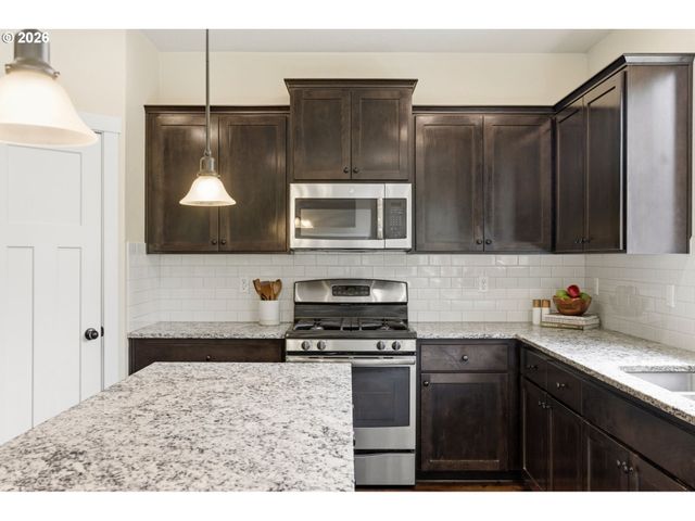 8702 Sw VALE Ct, Wilsonville, OR 97070