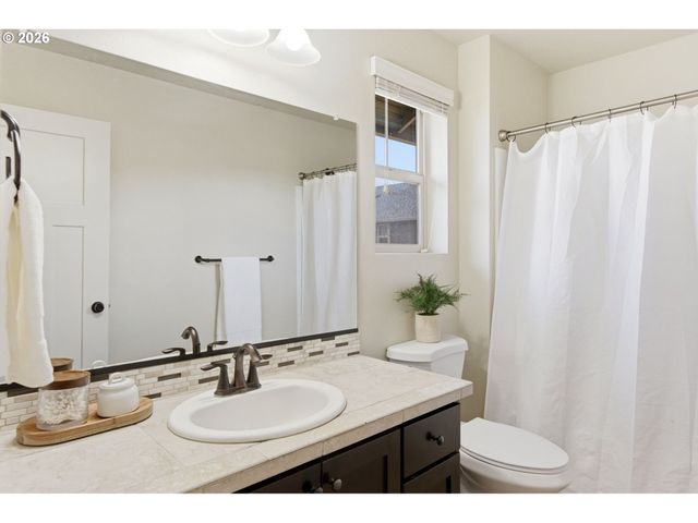 8702 Sw VALE Ct, Wilsonville, OR 97070