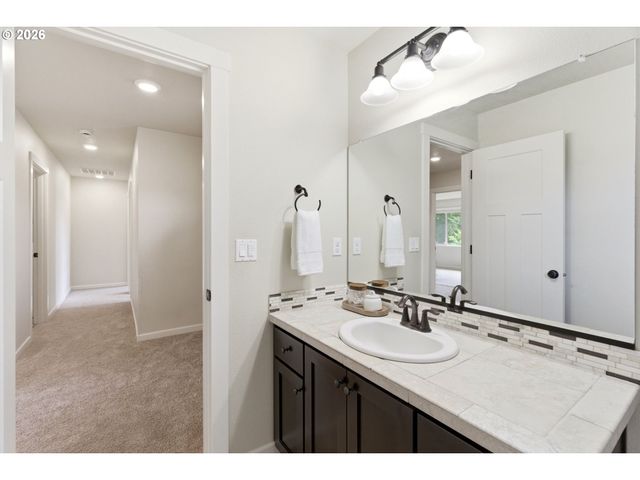 8702 Sw VALE Ct, Wilsonville, OR 97070