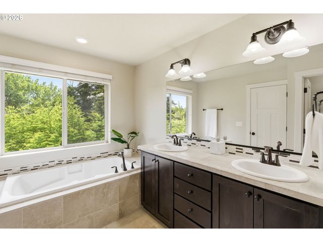 8702 Sw VALE Ct, Wilsonville, OR 97070