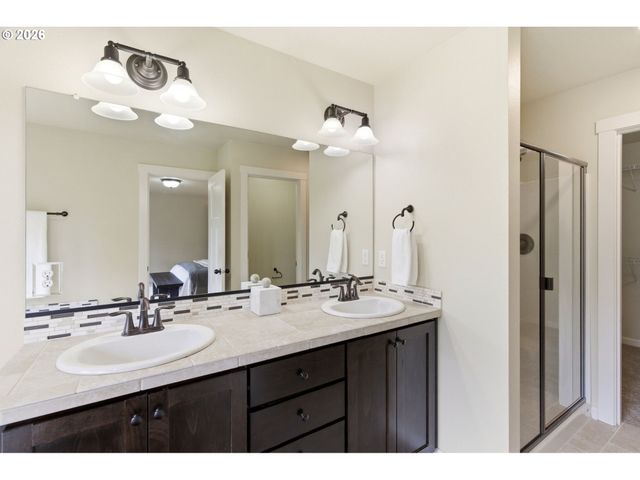 8702 Sw VALE Ct, Wilsonville, OR 97070