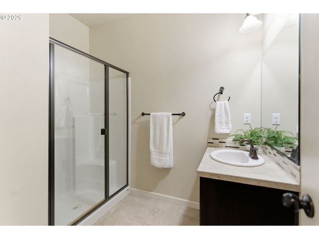 8702 Sw VALE Ct, Wilsonville, OR 97070