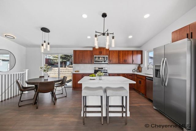 5048 REDMOND RD, Cheyenne, WY 82009