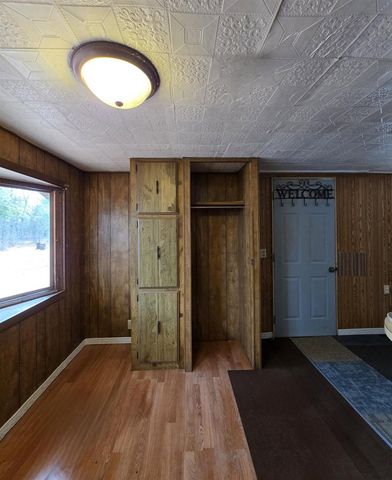 915 Fur Avenue, Wisconsin Dells, WI 53965