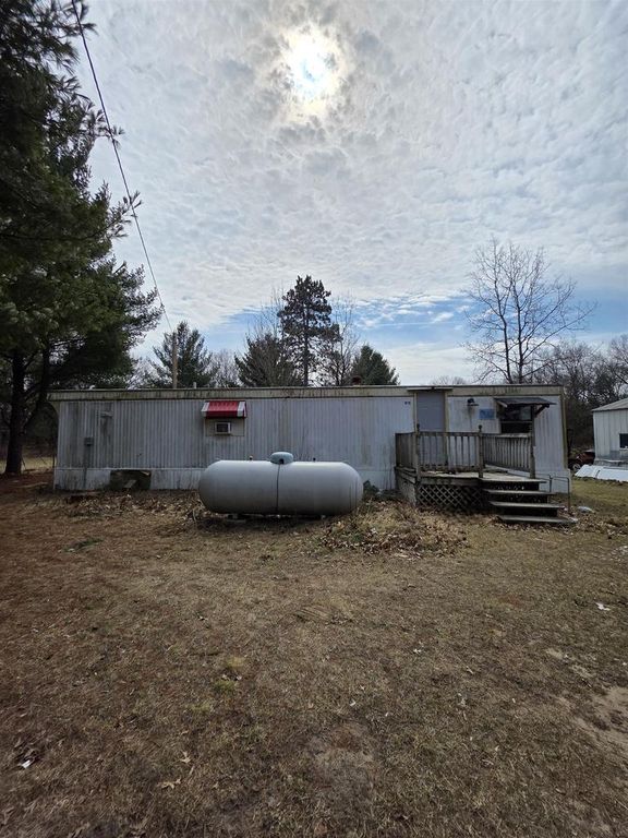 915 Fur Avenue, Wisconsin Dells, WI 53965