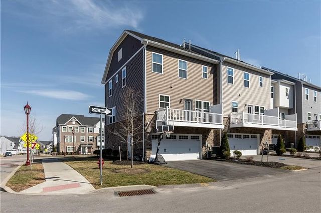 600 Amarth Lane, Cranberry Twp, PA 16066