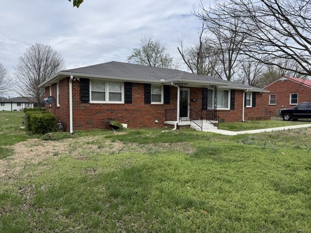 207 Elmwood Dr, Lebanon, TN 37087