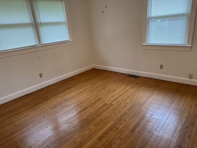 207 Elmwood Dr, Lebanon, TN 37087