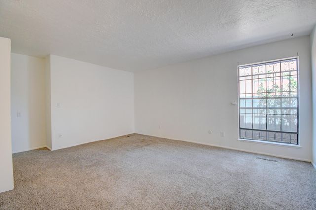 6044 Vista Campo Road NE, Albuquerque, NM 87109