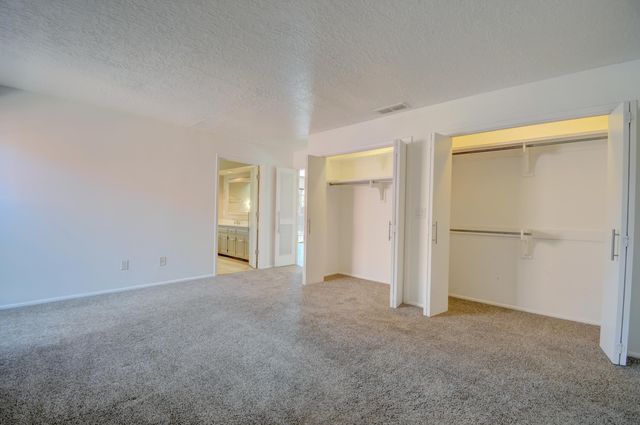 6044 Vista Campo Road NE, Albuquerque, NM 87109