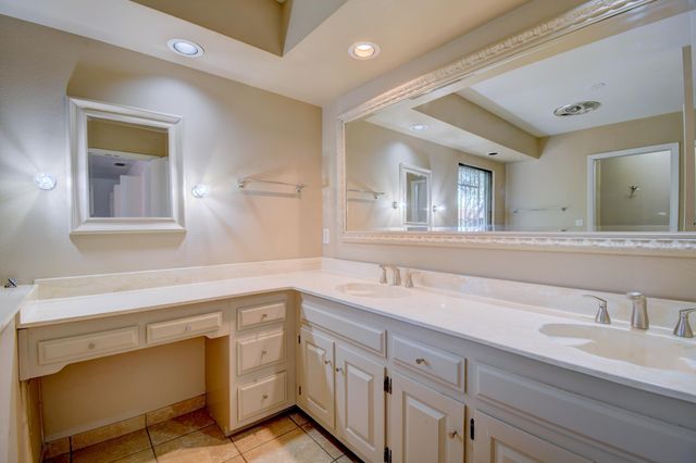 6044 Vista Campo Road NE, Albuquerque, NM 87109