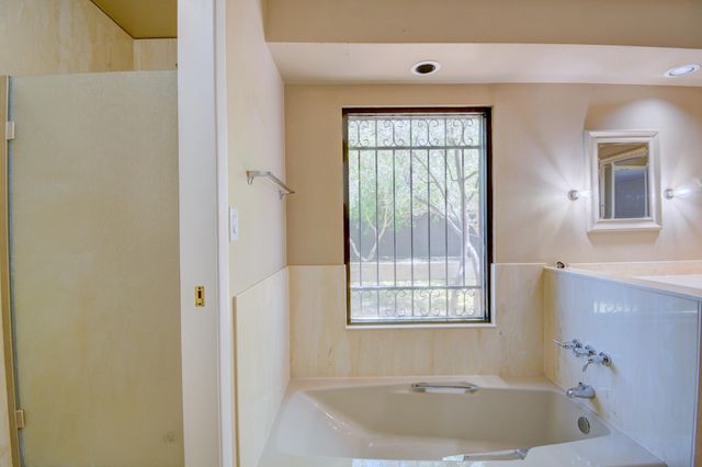 6044 Vista Campo Road NE, Albuquerque, NM 87109