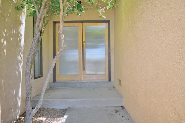 6044 Vista Campo Road NE, Albuquerque, NM 87109