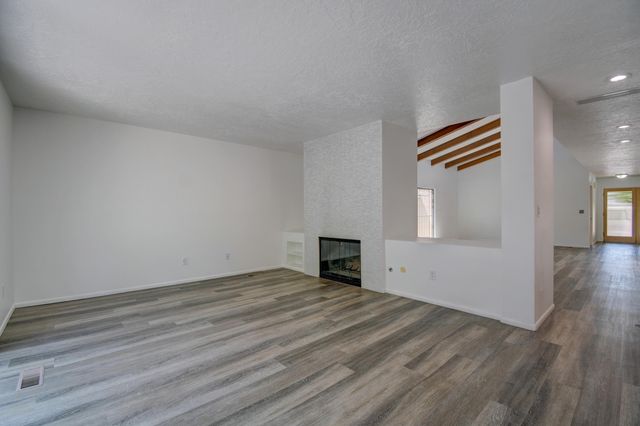 6044 Vista Campo Road NE, Albuquerque, NM 87109