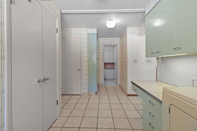 1801 N RACINE STREET, Appleton, WI 54911