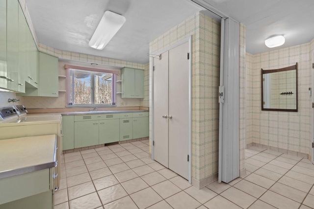 1801 N RACINE STREET, Appleton, WI 54911